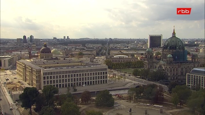 Archiv Foto Webcam Berlin: Rotes Rathaus und Berliner Dom