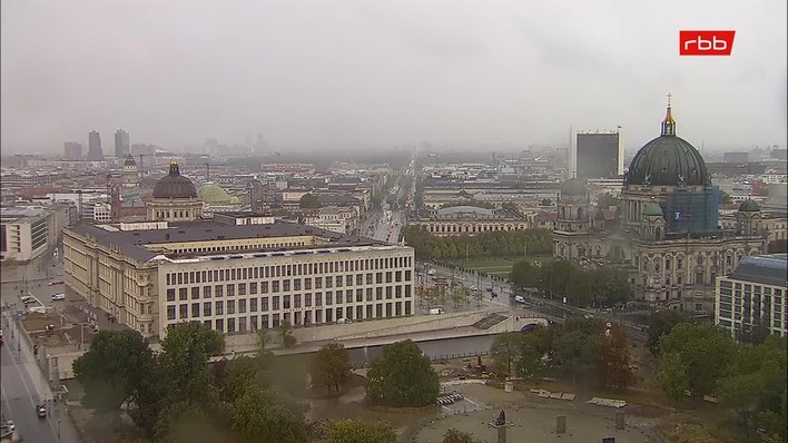 Archiv Foto Webcam Berlin: Rotes Rathaus und Berliner Dom