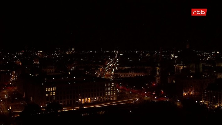 Archiv Foto Webcam Berlin: Rotes Rathaus und Berliner Dom
