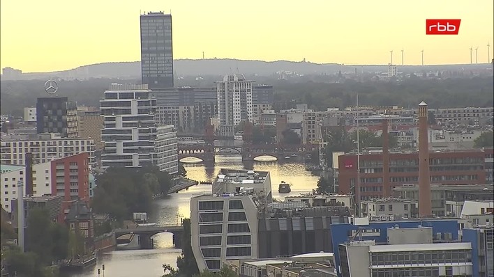 Archiv Foto Webcam Berlin: Rotes Rathaus und Berliner Dom