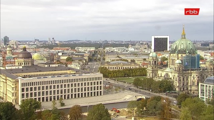 Archiv Foto Webcam Berlin: Rotes Rathaus und Berliner Dom