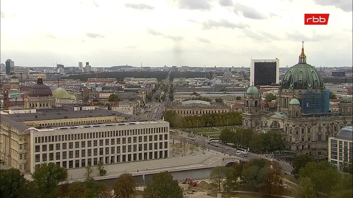 Archiv Foto Webcam Berlin: Rotes Rathaus und Berliner Dom