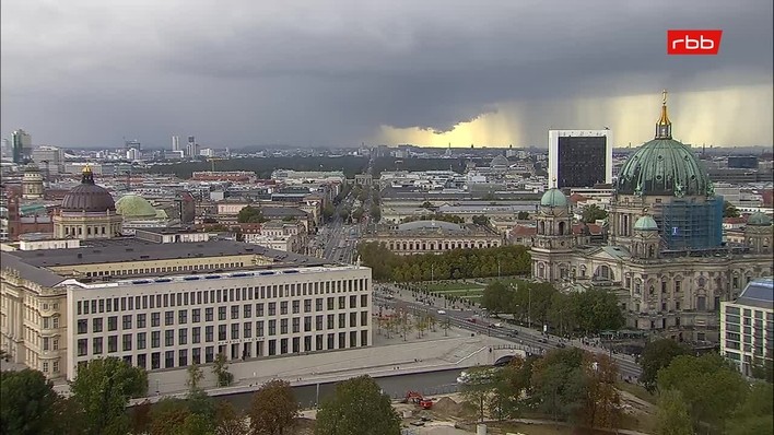 Archiv Foto Webcam Berlin: Rotes Rathaus und Berliner Dom