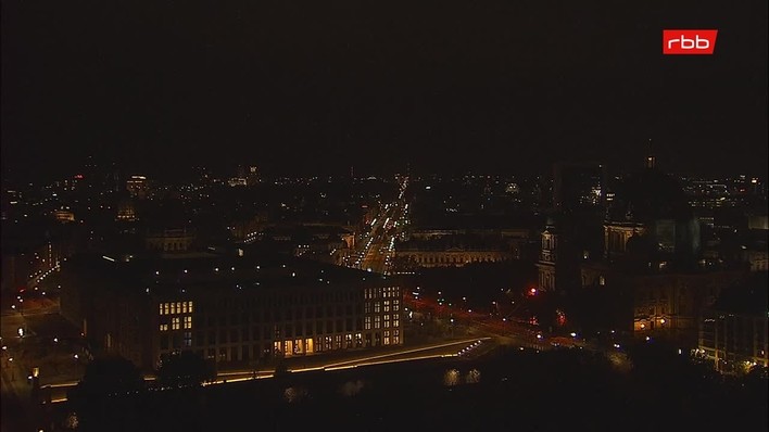 Archiv Foto Webcam Berlin: Rotes Rathaus und Berliner Dom