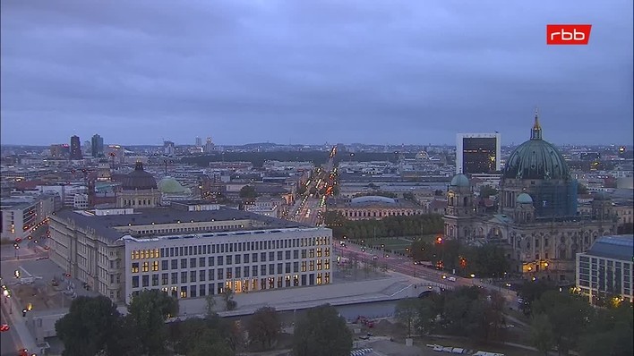 Archiv Foto Webcam Berlin: Rotes Rathaus und Berliner Dom