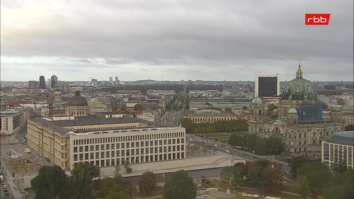 Archiv Foto Webcam Berlin: Rotes Rathaus und Berliner Dom