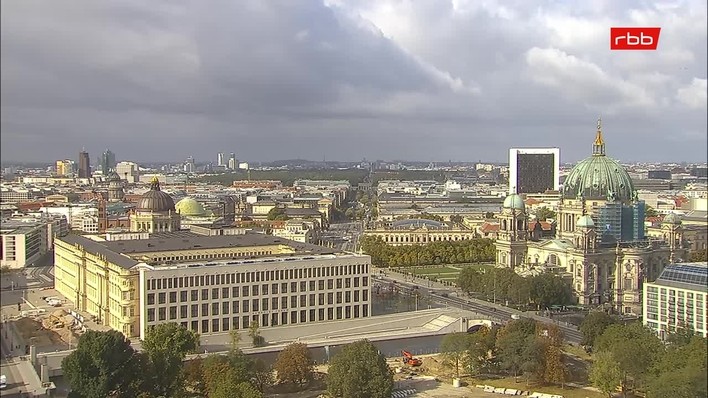 Archiv Foto Webcam Berlin: Rotes Rathaus und Berliner Dom