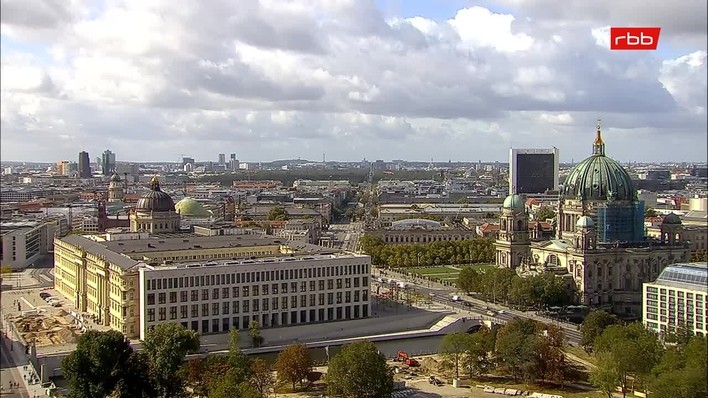 Archiv Foto Webcam Berlin: Rotes Rathaus und Berliner Dom