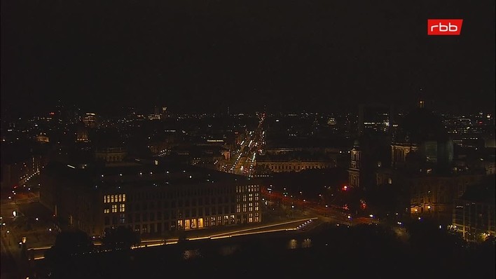 Archiv Foto Webcam Berlin: Rotes Rathaus und Berliner Dom