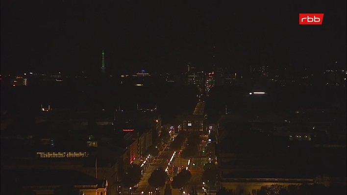 Archiv Foto Webcam Berlin: Rotes Rathaus und Berliner Dom
