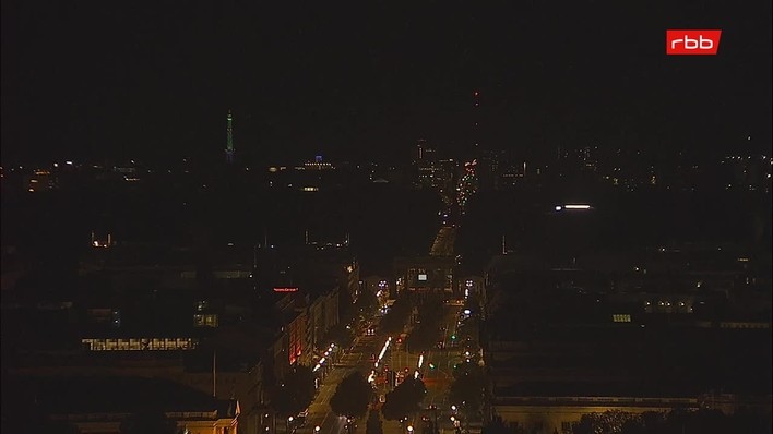 Archiv Foto Webcam Berlin: Rotes Rathaus und Berliner Dom