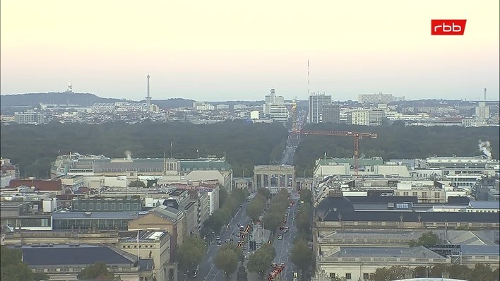 Archiv Foto Webcam Berlin: Rotes Rathaus und Berliner Dom