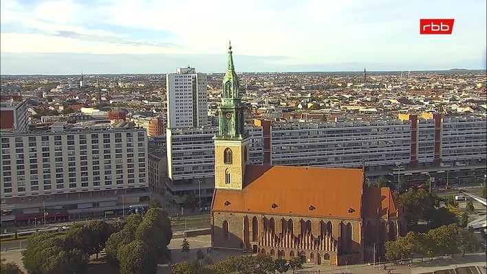 Archiv Foto Webcam Berlin: Rotes Rathaus und Berliner Dom