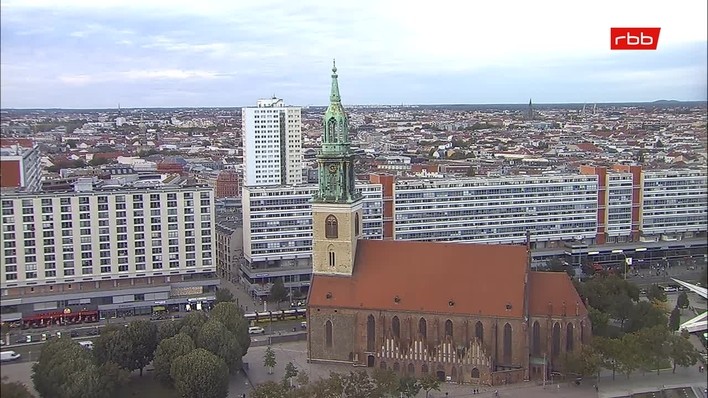 Archiv Foto Webcam Berlin: Rotes Rathaus und Berliner Dom