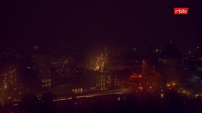 Archiv Foto Webcam Berlin: Rotes Rathaus und Berliner Dom