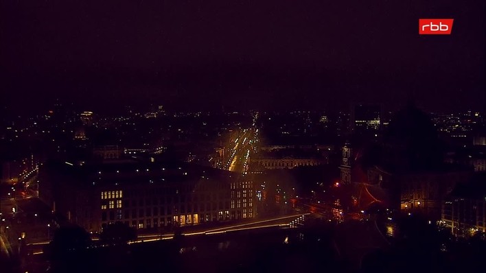 Archiv Foto Webcam Berlin: Rotes Rathaus und Berliner Dom