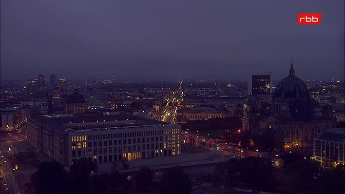 Archiv Foto Webcam Berlin: Rotes Rathaus und Berliner Dom