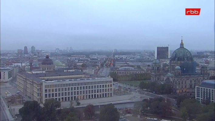 Archiv Foto Webcam Berlin: Rotes Rathaus und Berliner Dom