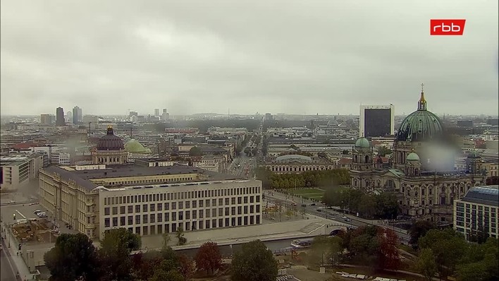 Archiv Foto Webcam Berlin: Rotes Rathaus und Berliner Dom