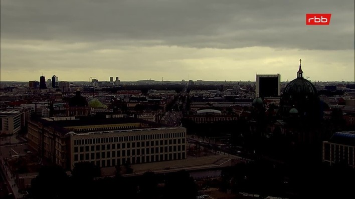 Archiv Foto Webcam Berlin: Rotes Rathaus und Berliner Dom