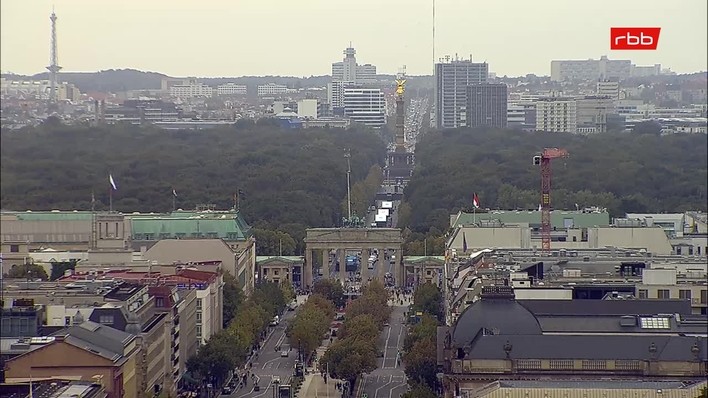 Archiv Foto Webcam Berlin: Rotes Rathaus und Berliner Dom