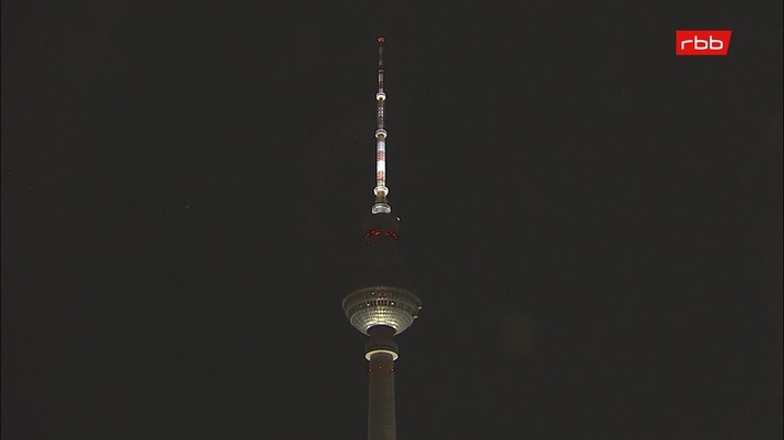 Archiv Foto Webcam Berlin: Rotes Rathaus und Berliner Dom