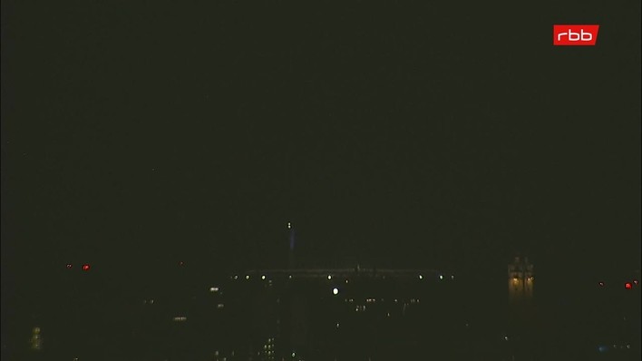 Archiv Foto Webcam Berlin: Rotes Rathaus und Berliner Dom
