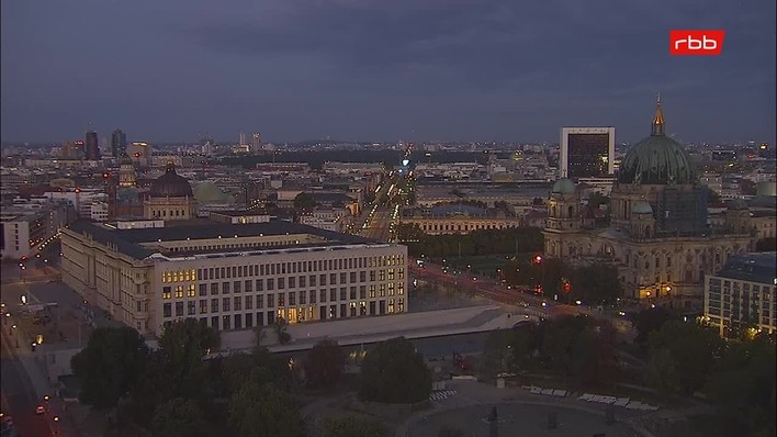 Archiv Foto Webcam Berlin: Rotes Rathaus und Berliner Dom