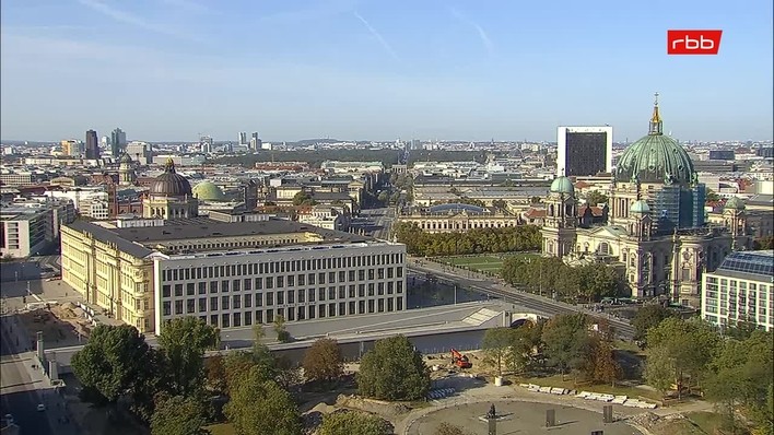 Archiv Foto Webcam Berlin: Rotes Rathaus und Berliner Dom
