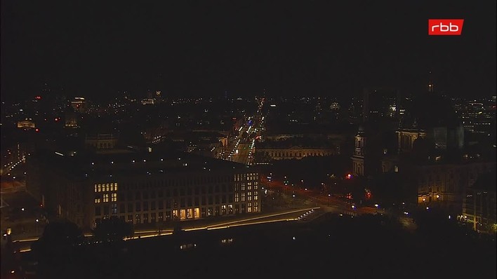 Archiv Foto Webcam Berlin: Rotes Rathaus und Berliner Dom