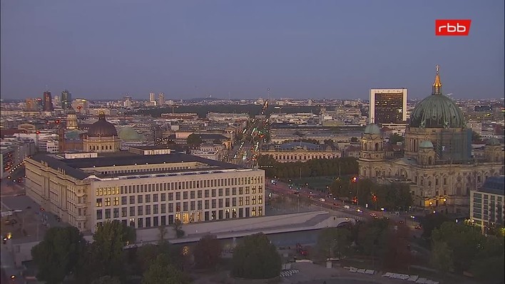 Archiv Foto Webcam Berlin: Rotes Rathaus und Berliner Dom