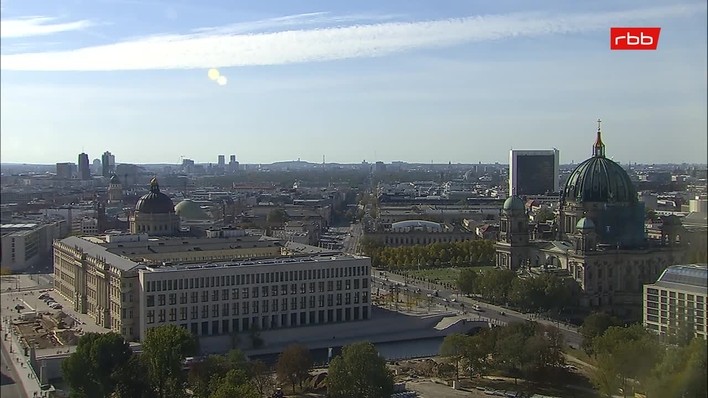 Archiv Foto Webcam Berlin: Rotes Rathaus und Berliner Dom