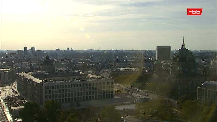Archiv Foto Webcam Berlin: Rotes Rathaus und Berliner Dom