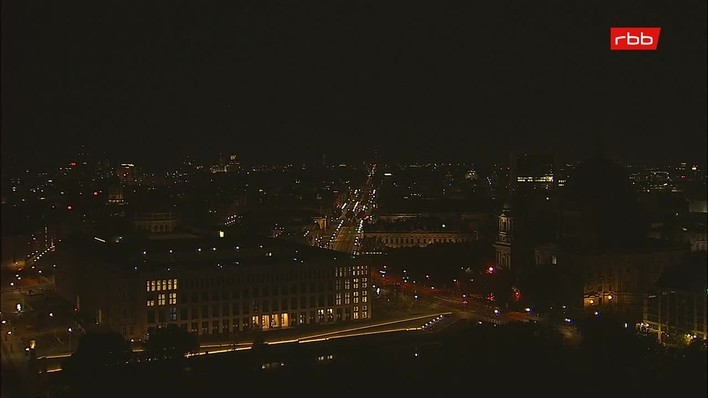 Archiv Foto Webcam Berlin: Rotes Rathaus und Berliner Dom