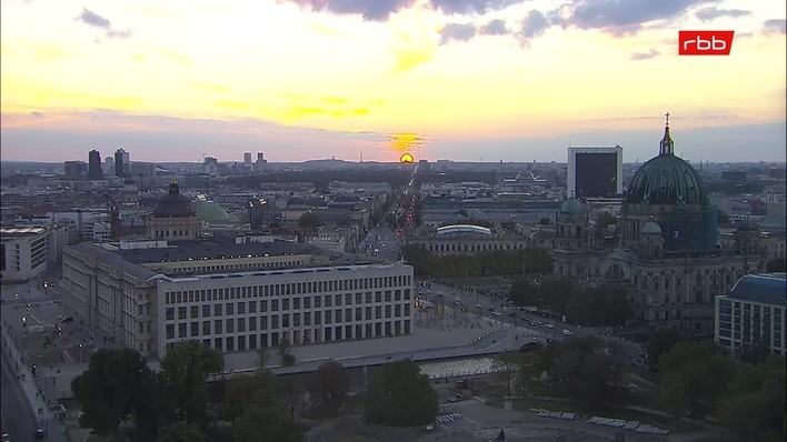 Archived image Webcam View from Rotes Rathaus, Berlin