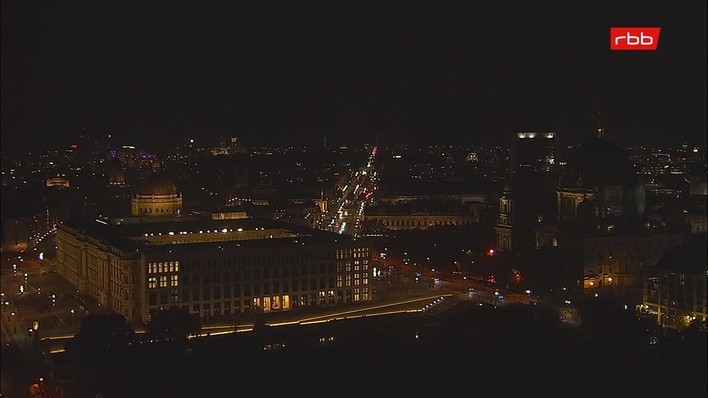 Archiv Foto Webcam Berlin: Rotes Rathaus und Berliner Dom