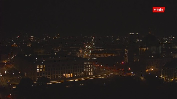 Archiv Foto Webcam Berlin: Rotes Rathaus und Berliner Dom