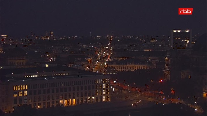 Archiv Foto Webcam Berlin: Rotes Rathaus und Berliner Dom