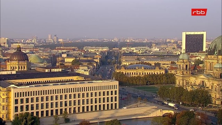 Archiv Foto Webcam Berlin: Rotes Rathaus und Berliner Dom