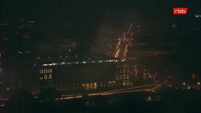 Archiv Foto Webcam Berlin: Rotes Rathaus und Berliner Dom