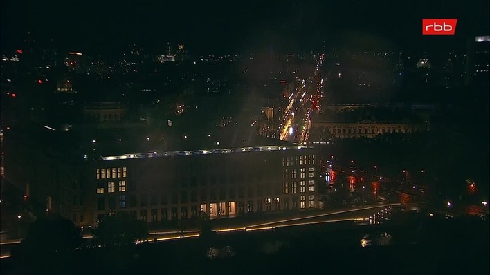 Archiv Foto Webcam Berlin: Rotes Rathaus und Berliner Dom