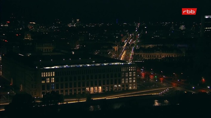 Archiv Foto Webcam Berlin: Rotes Rathaus und Berliner Dom