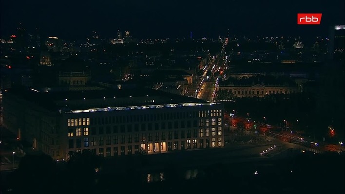 Archiv Foto Webcam Berlin: Rotes Rathaus und Berliner Dom