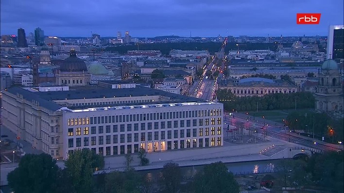Archiv Foto Webcam Berlin: Rotes Rathaus und Berliner Dom