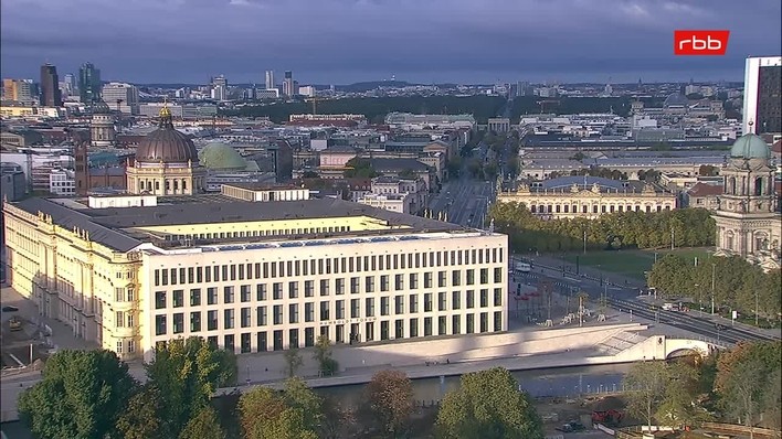 Archiv Foto Webcam Berlin: Rotes Rathaus und Berliner Dom
