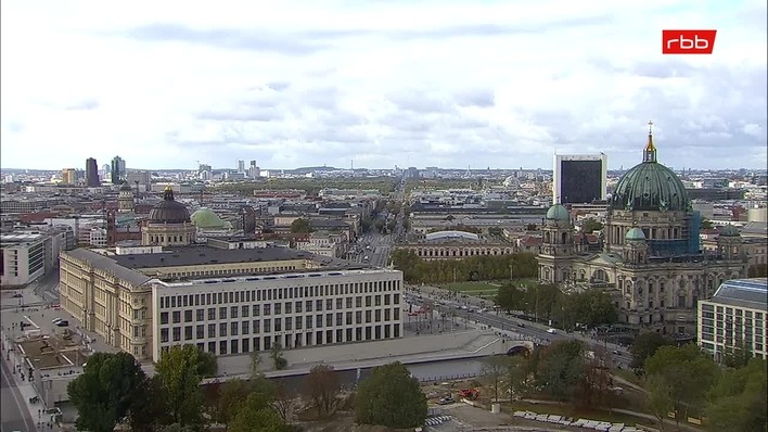 Archiv Foto Webcam Berlin: Rotes Rathaus und Berliner Dom