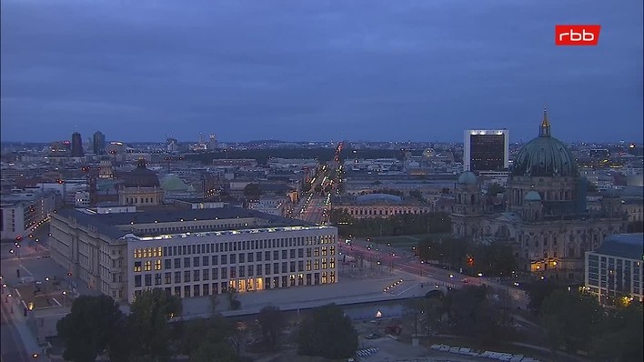 Archiv Foto Webcam Berlin: Rotes Rathaus und Berliner Dom