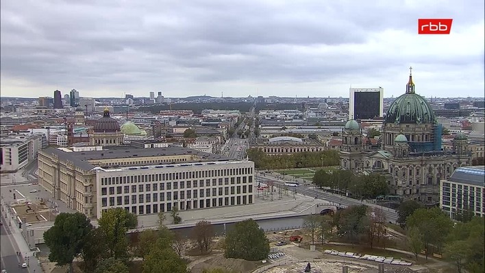 Archiv Foto Webcam Berlin: Rotes Rathaus und Berliner Dom