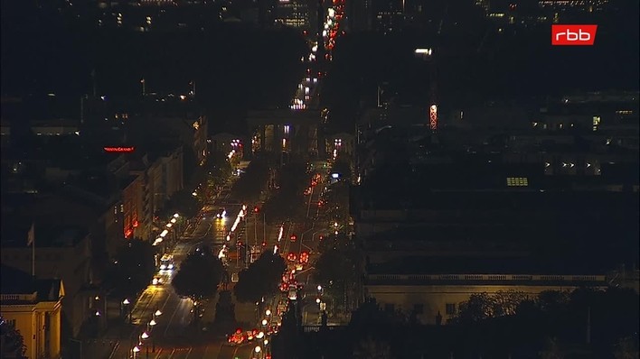 Archiv Foto Webcam Berlin: Rotes Rathaus und Berliner Dom