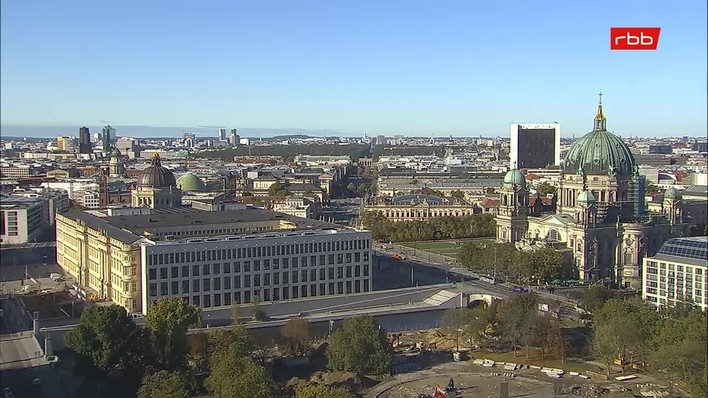 Archiv Foto Webcam Berlin: Rotes Rathaus und Berliner Dom
